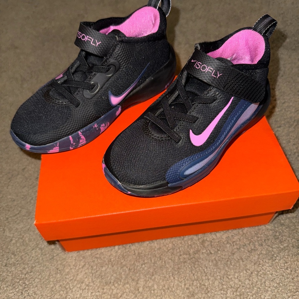 Girls Nike Isofly Basketball Shoes